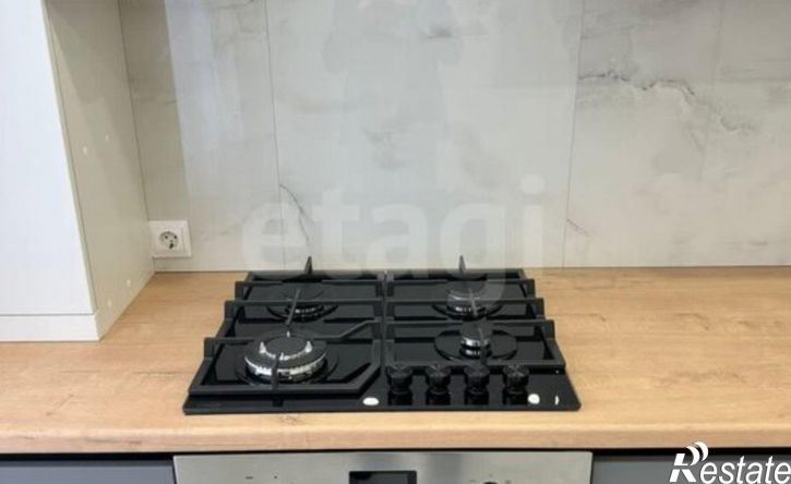 3-комн квартира ул Петина, 6,  д. 6