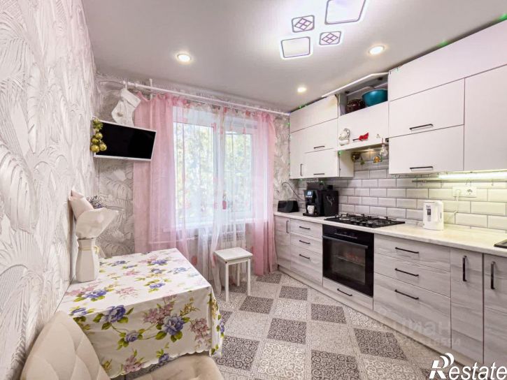 3-комн квартира улица Панкратова, 64,  д. 64