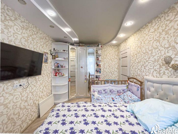 3-комн квартира улица Панкратова, 64,  д. 64