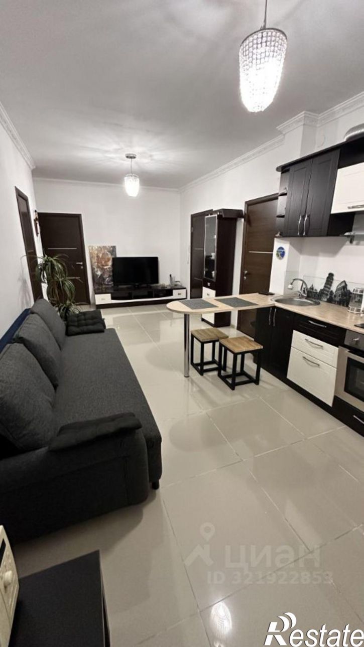 3-комн квартира Новгородская улица, 4Б,  д. 4Б