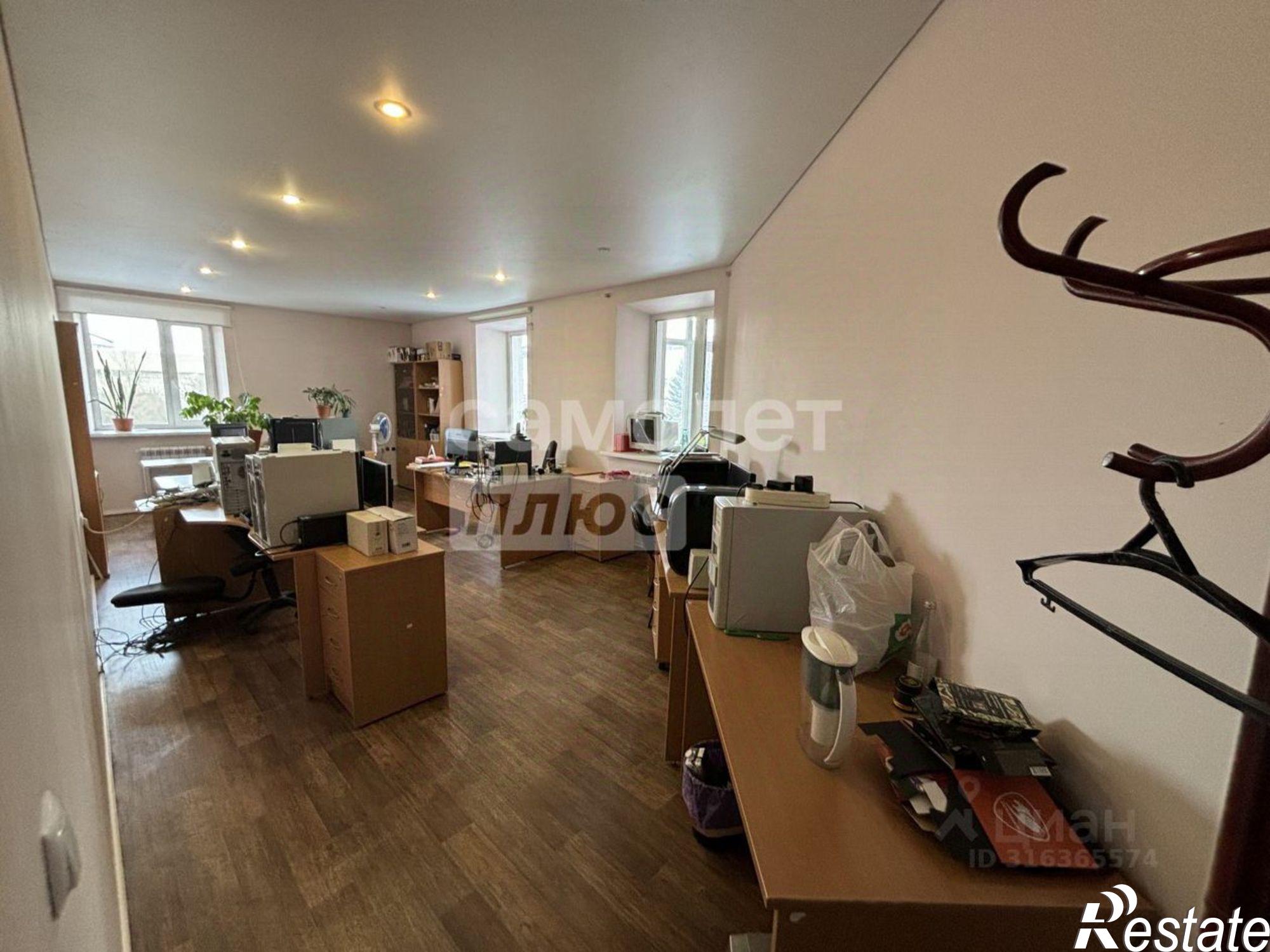 Купить офис, помещение под офис за 15 000 100 рублей на Пречистенская набережная, 72