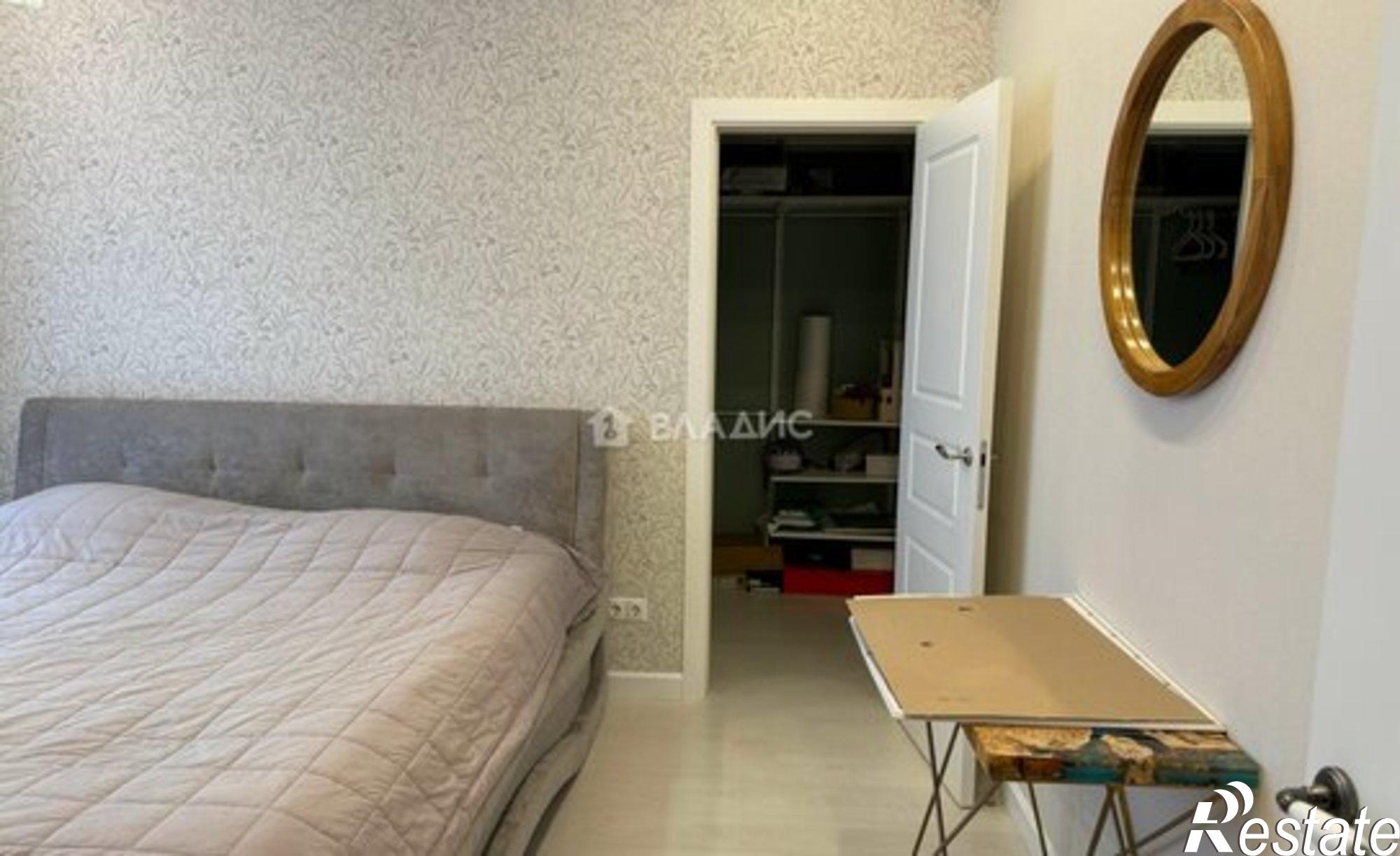 Купить квартиру за 19 500 000 рублей на Пречистенская наб, 74