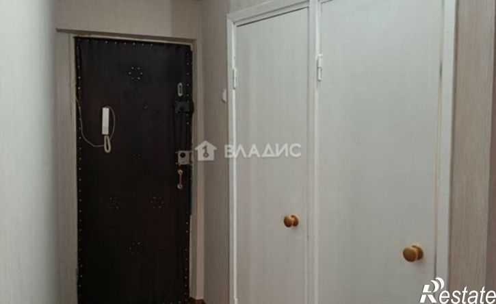 2-комн квартира улица Хлюстова, 18,  д. 18