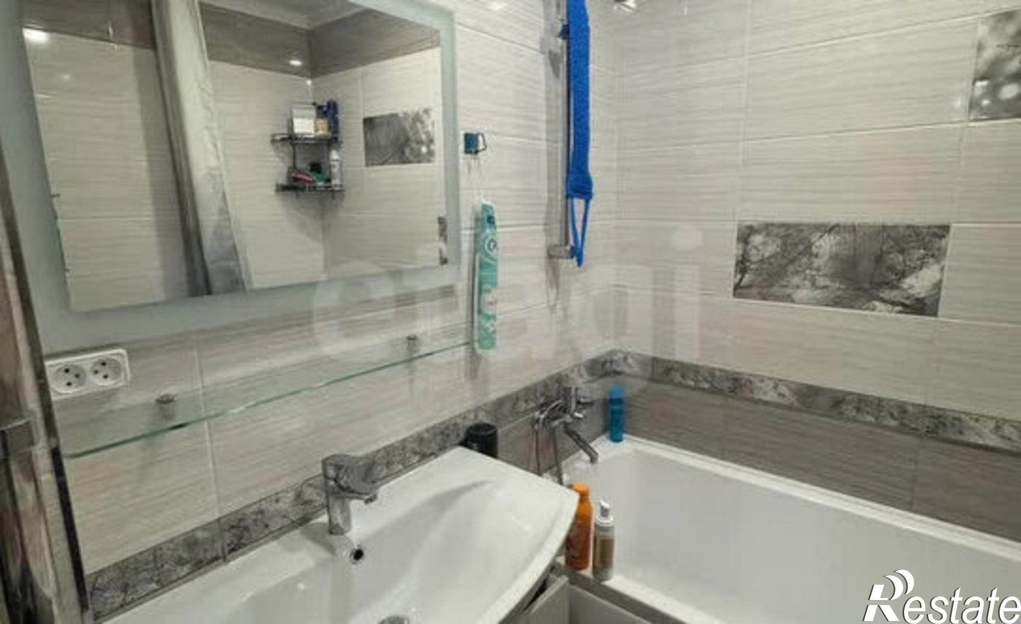 Купить квартиру за 6 100 000 рублей на ул Лётчика Каберова, 1а