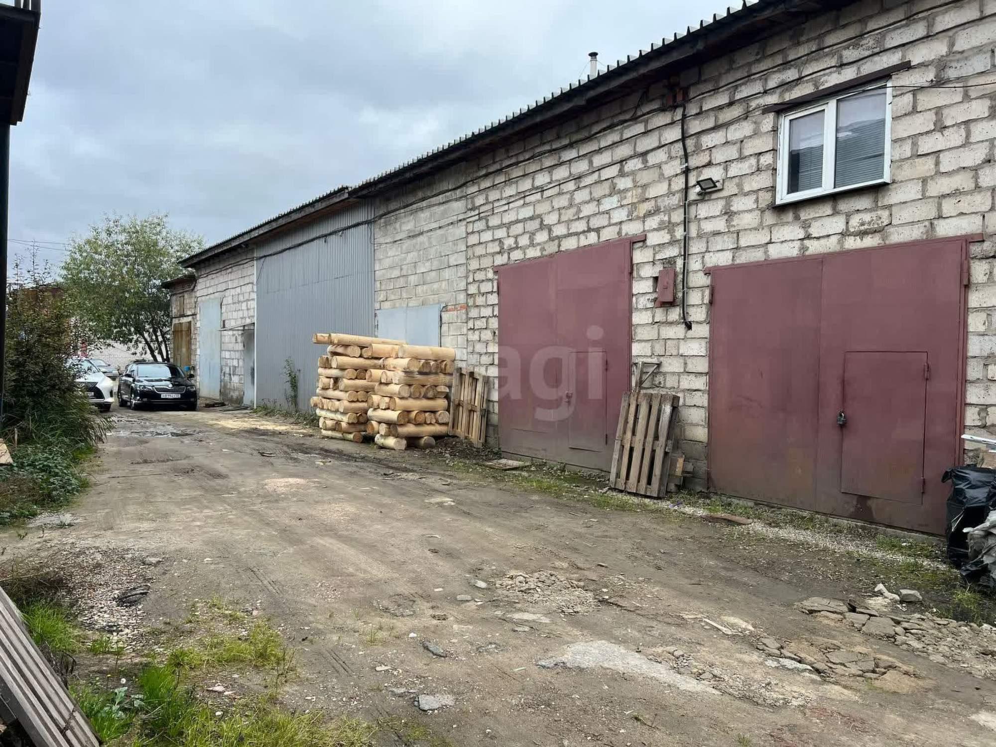 Купить гараж, место в паркинге за 2 100 000 рублей на Доронинская улица, 17