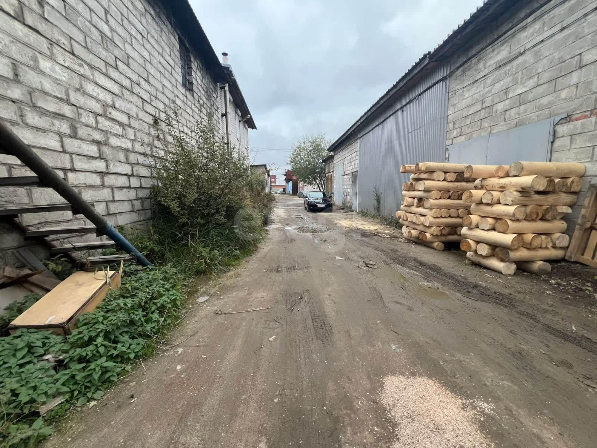 Купить гараж, место в паркинге за 2 100 000 рублей на Доронинская улица, 17