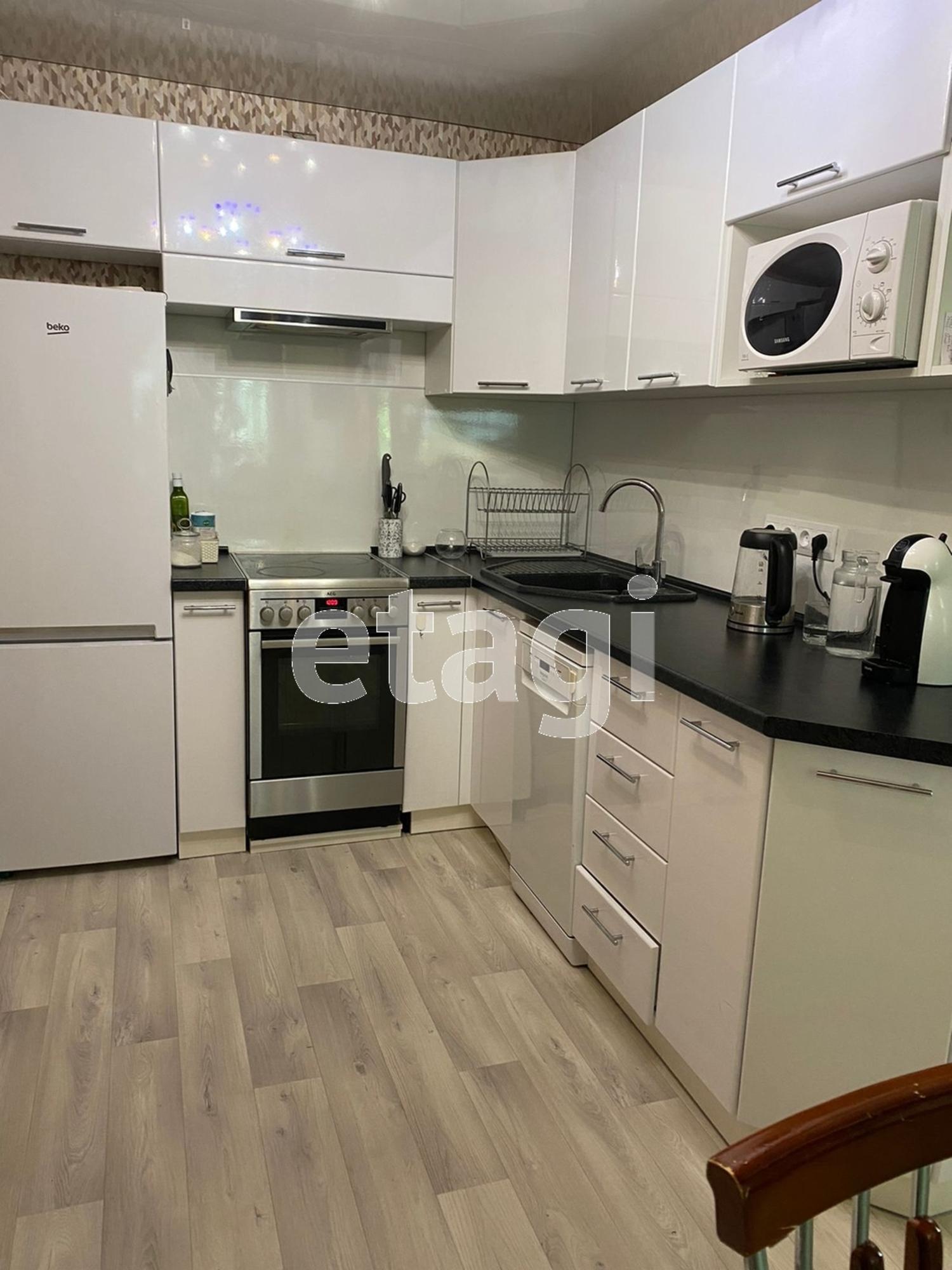 Купить комнату за 1 900 000 рублей на Полевая улица, 17