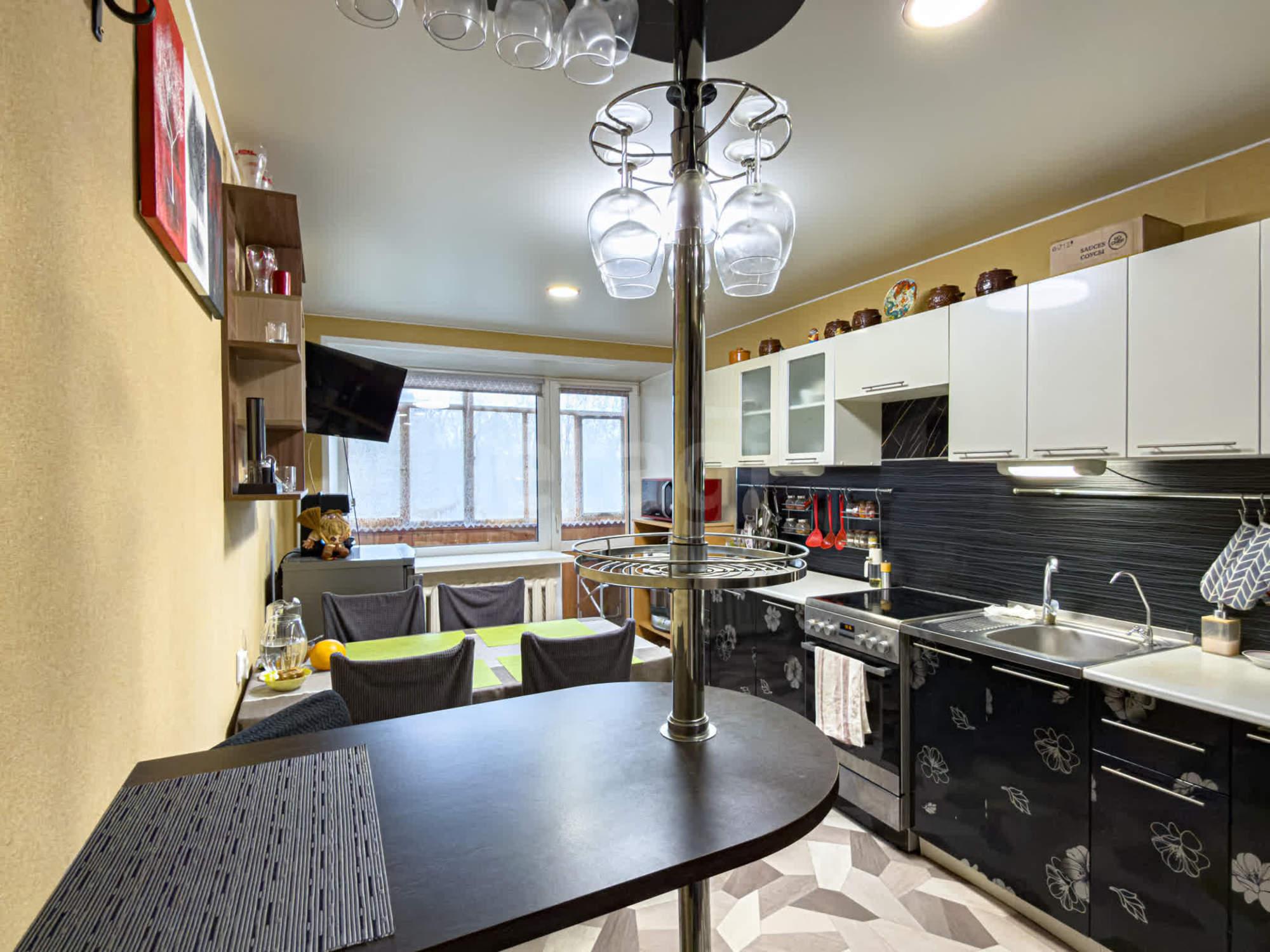 Купить квартиру за 5 500 000 рублей на Медуницинская улица, 21а