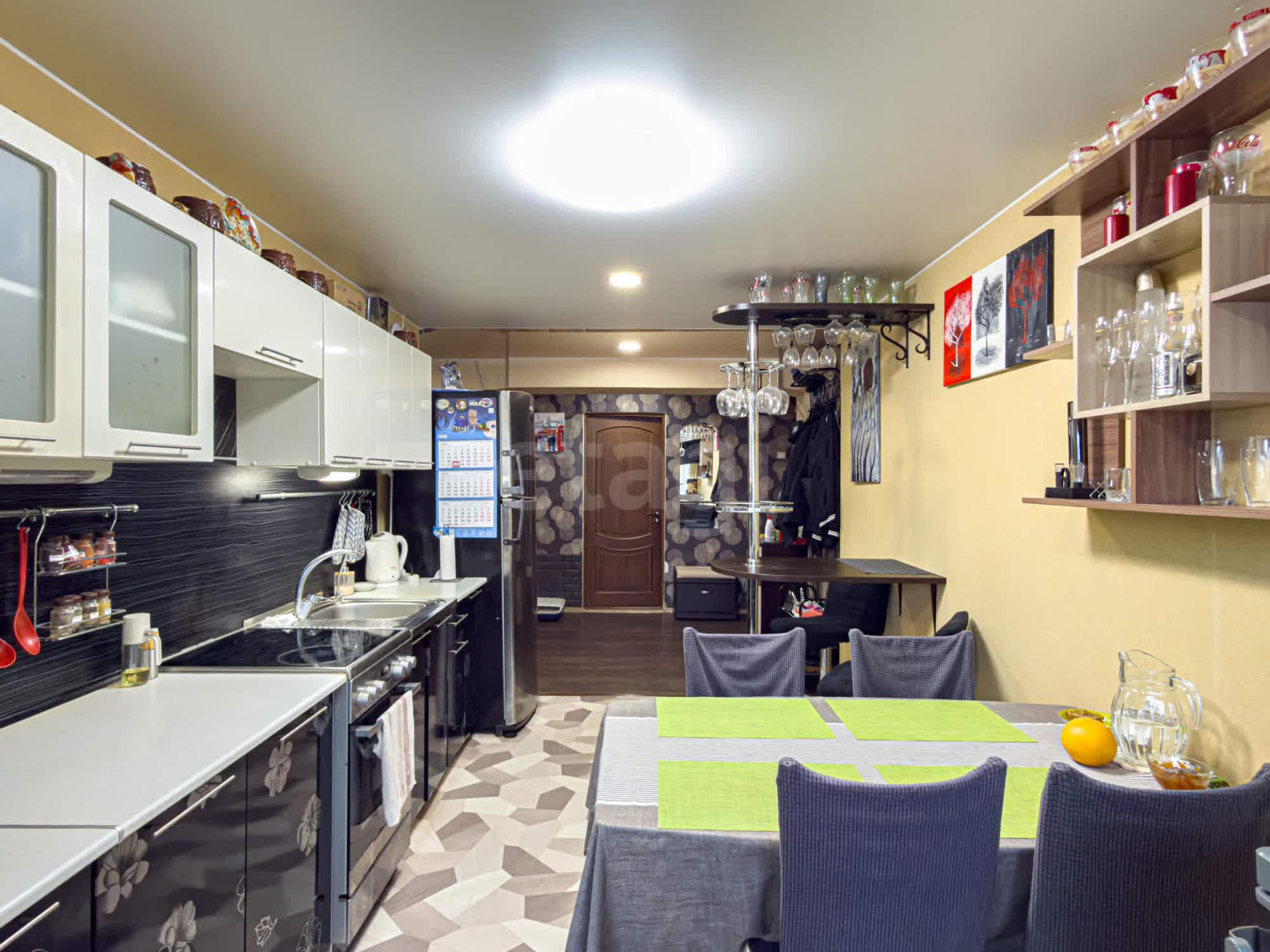 Купить квартиру за 5 500 000 рублей на Медуницинская улица, 21а