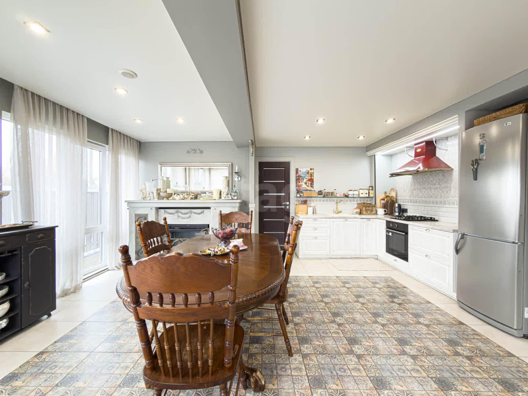 Купить дачу, дом, коттедж за 29 400 000 рублей на Дубровская улица, 2в