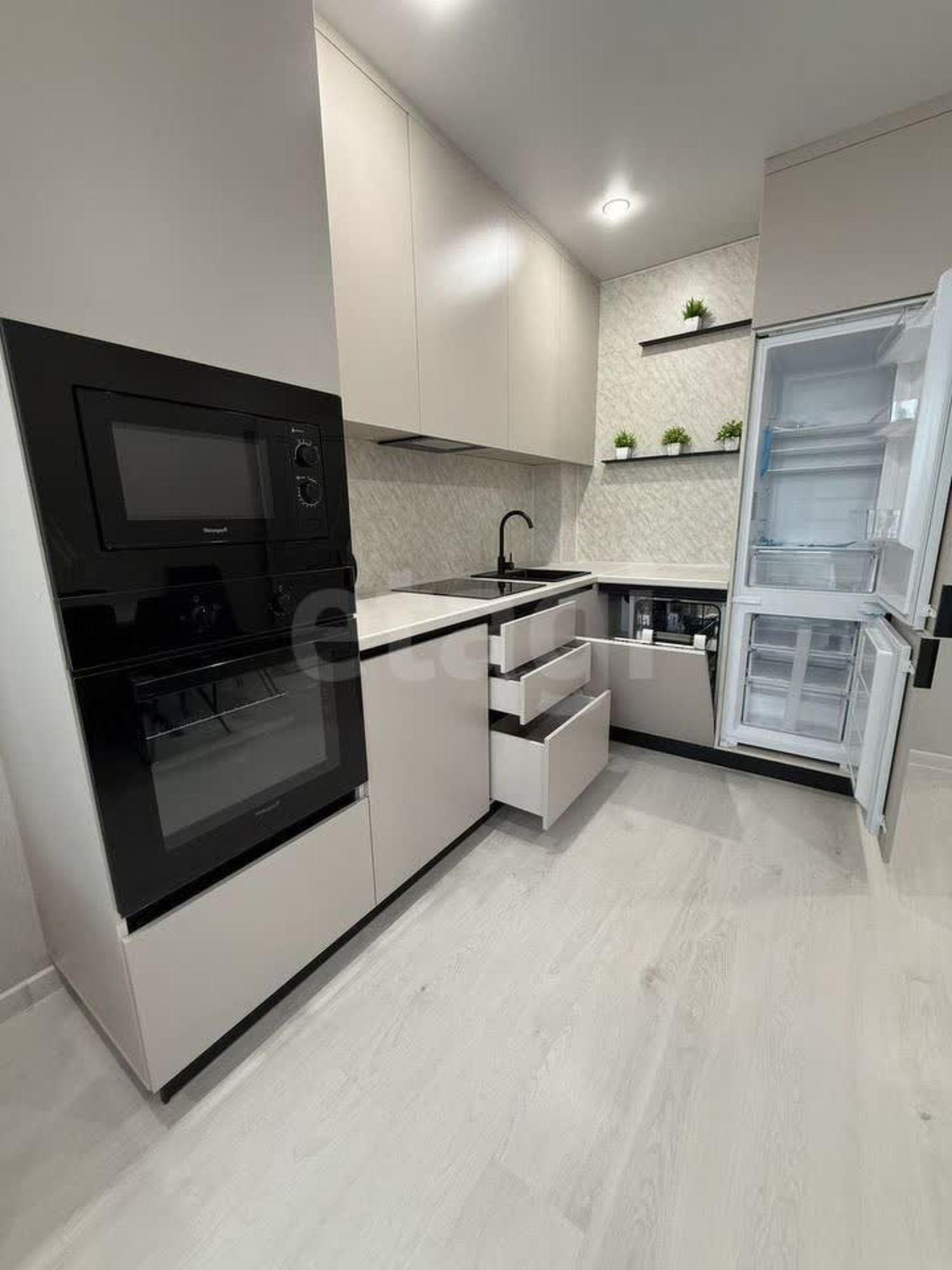 Купить квартиру за 6 100 000 рублей на Новгородская улица, 36