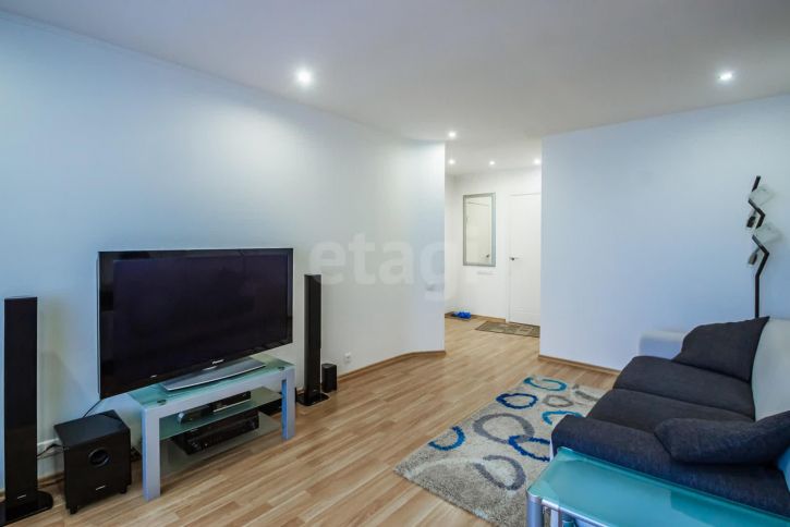 2-комн квартира Ленинградская улица, 136