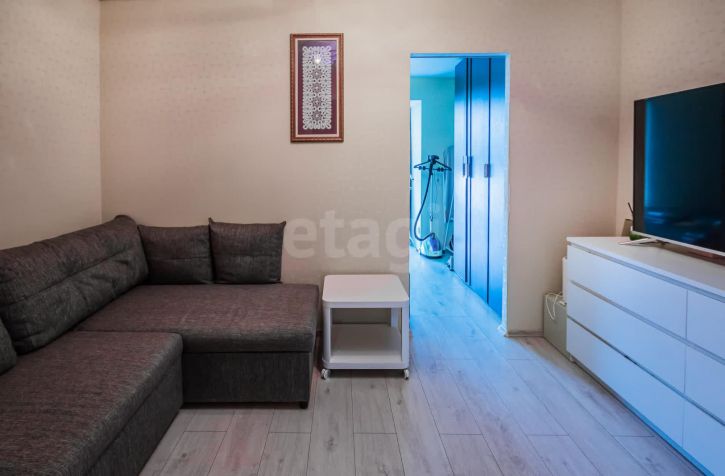 4-комн квартира Долгий переулок, 8