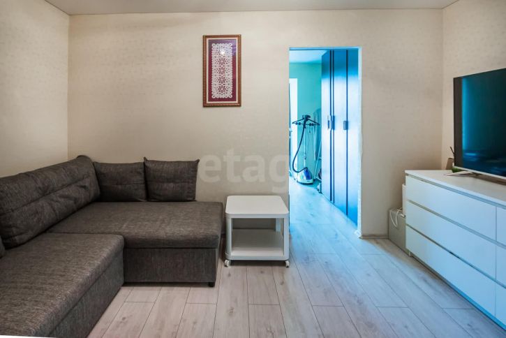 4-комн квартира Долгий переулок, 8