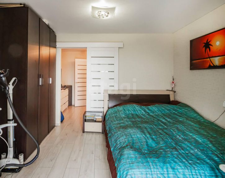 4-комн квартира Долгий переулок, 8