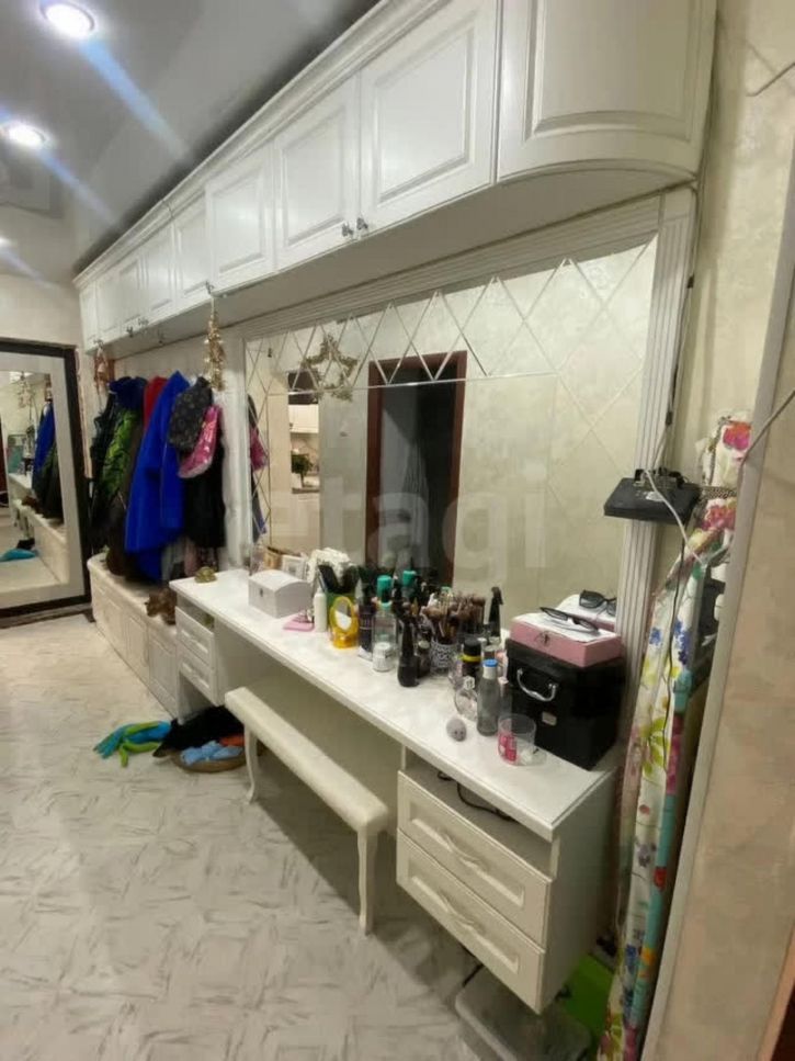 3-комн квартира улица Возрождения, 72