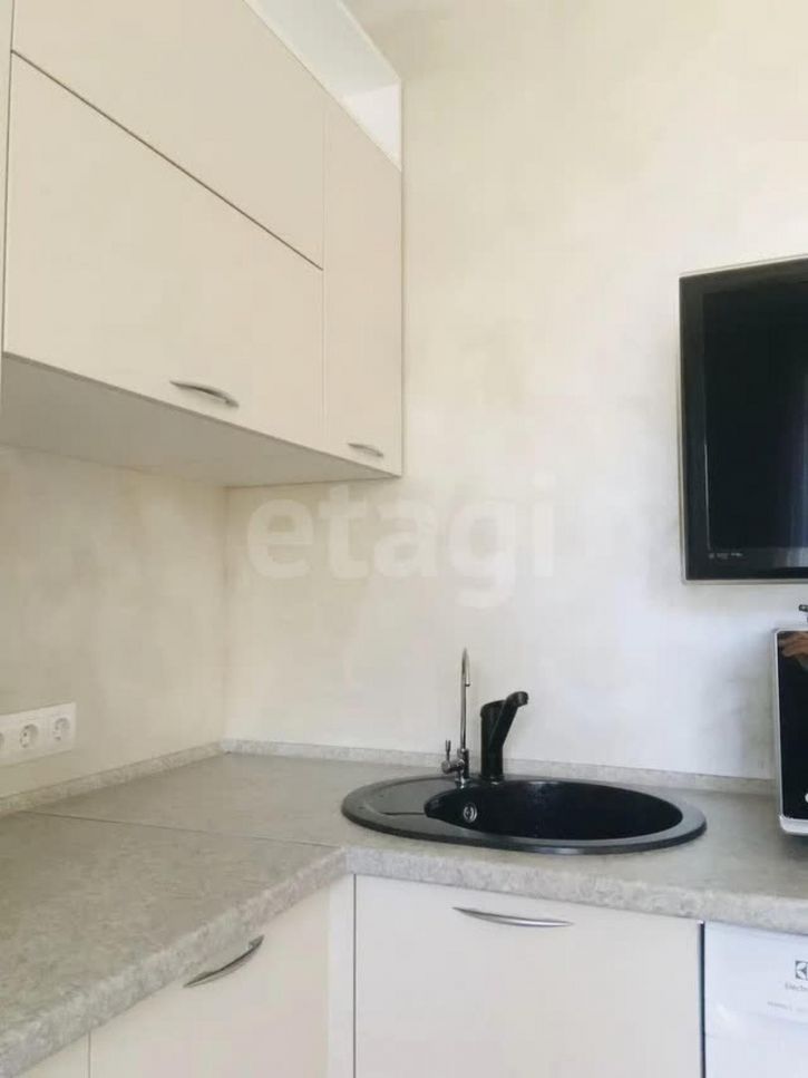 2-комн квартира улица Бурмагиных, 34а