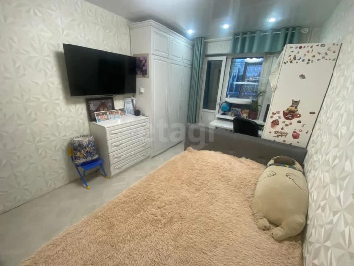 3-комн квартира улица Возрождения, 72