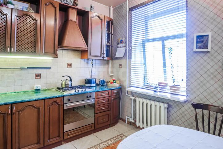 2-комн квартира набережная 6-й Армии, 163