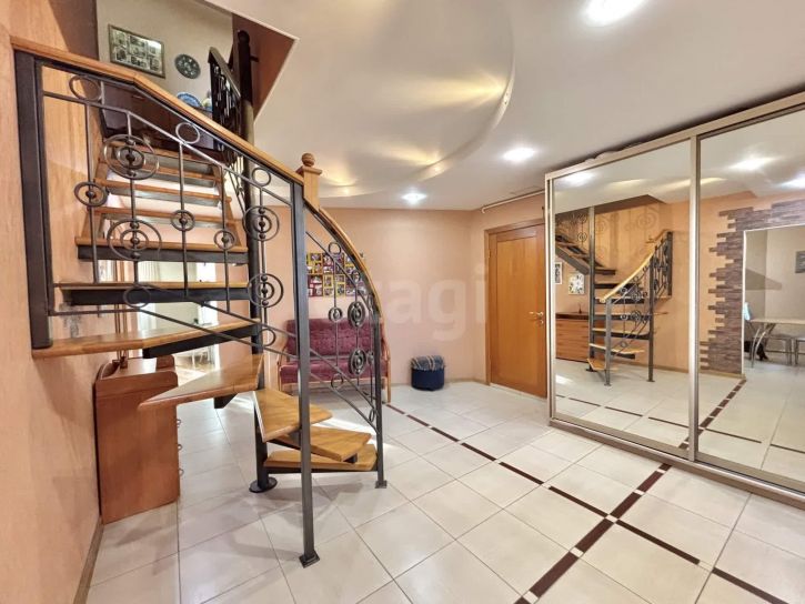 5-комн квартира Пригородная улица, 8а