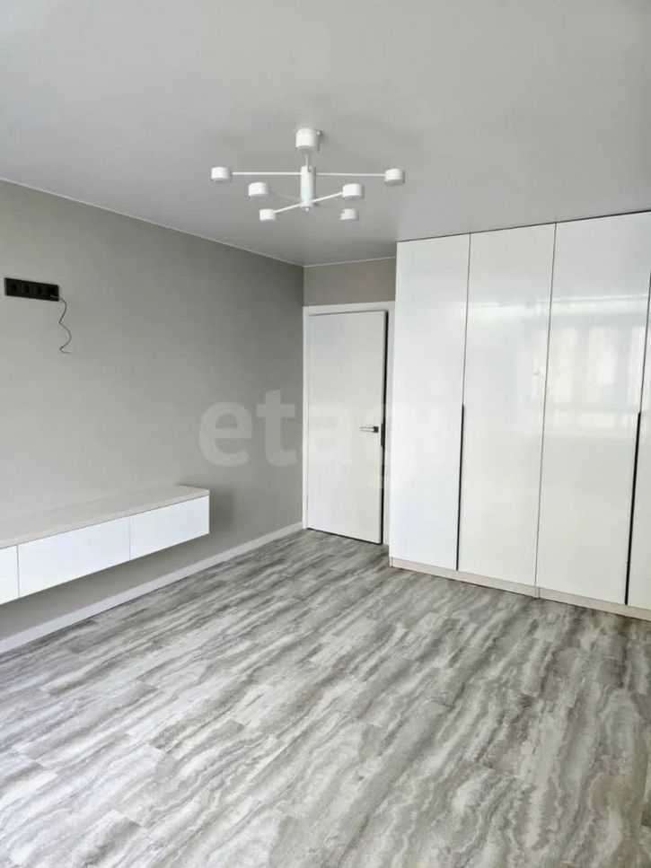 3-комн квартира Ленинградская улица, 108