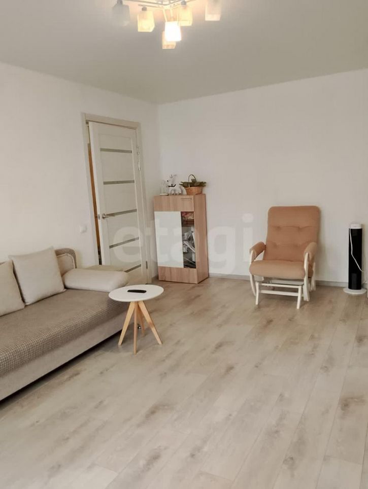 4-комн квартира Новгородская улица, 39