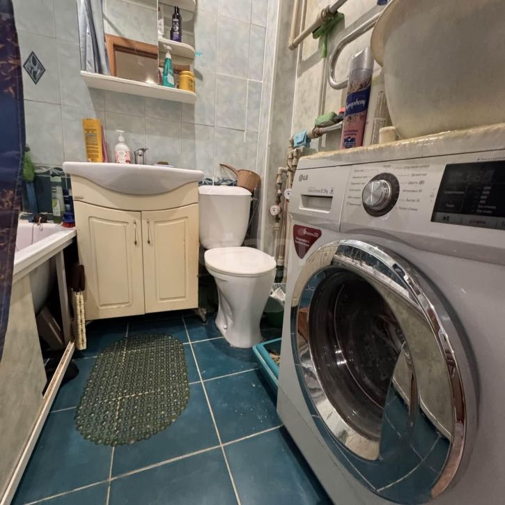 2-комн квартира улица Добролюбова, 52