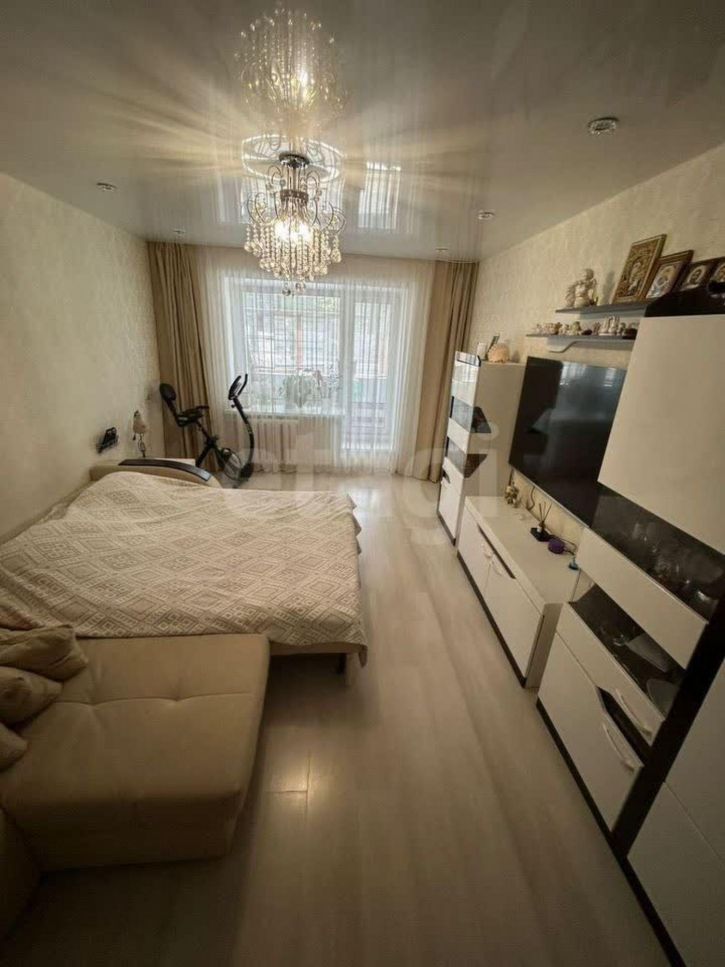 3-комн квартира Ленинградская улица, 48