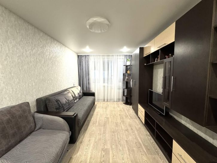 2-комн квартира улица Челюскинцев, 51