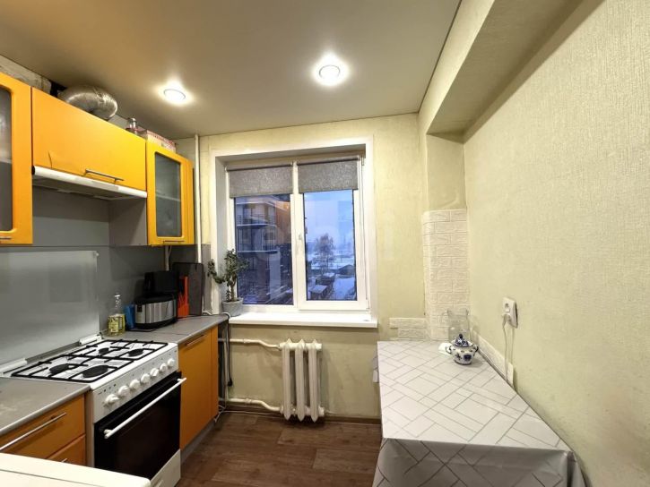 2-комн квартира улица Челюскинцев, 51