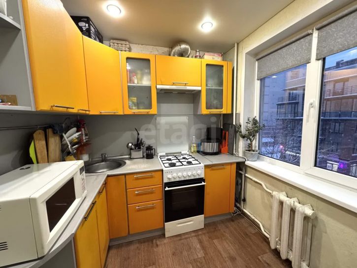 2-комн квартира улица Челюскинцев, 51