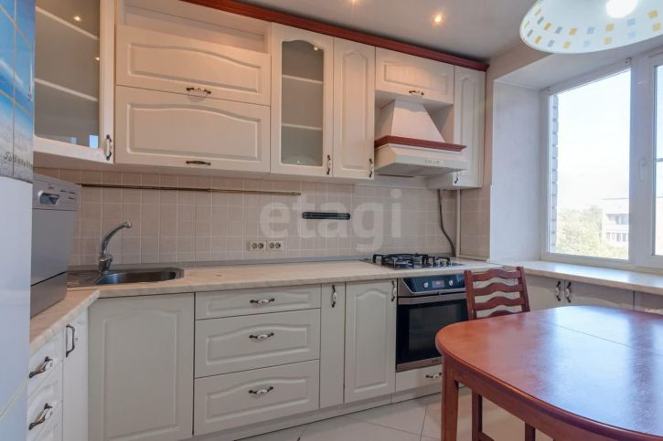 4-комн квартира улица Мохова, 23а