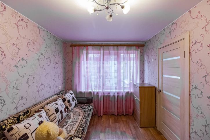 3-комн квартира улица Панкратова, 88