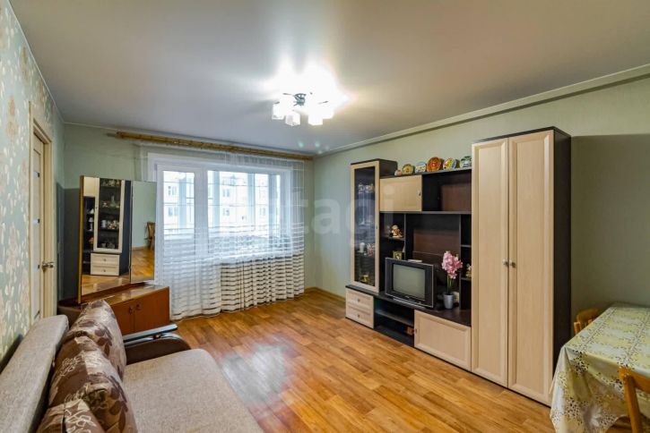 3-комн квартира улица Панкратова, 88