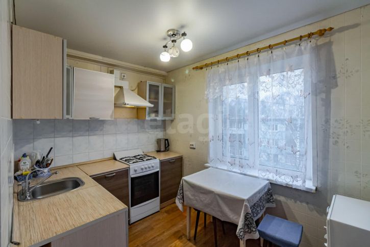 3-комн квартира улица Панкратова, 88