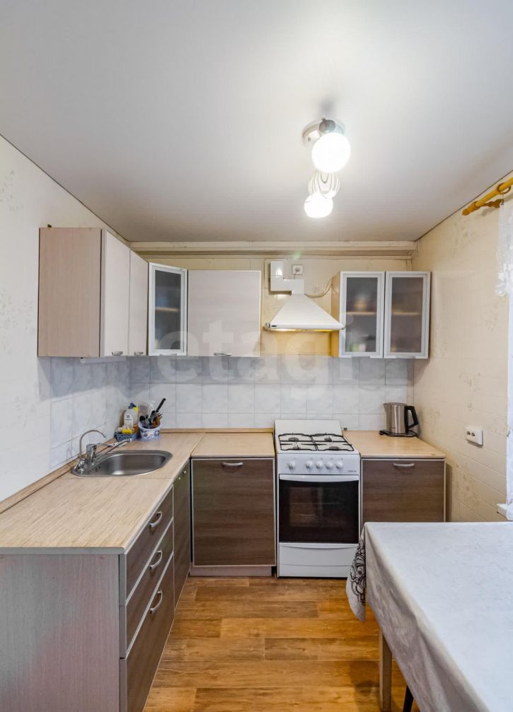 3-комн квартира улица Панкратова, 88