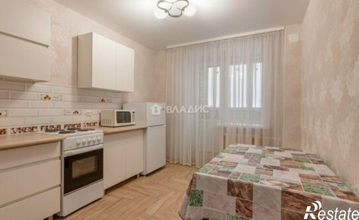 2-комн квартира улица Лётчика Каберова, 1А,  д. 1А