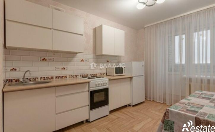 2-комн квартира улица Лётчика Каберова, 1А,  д. 1А