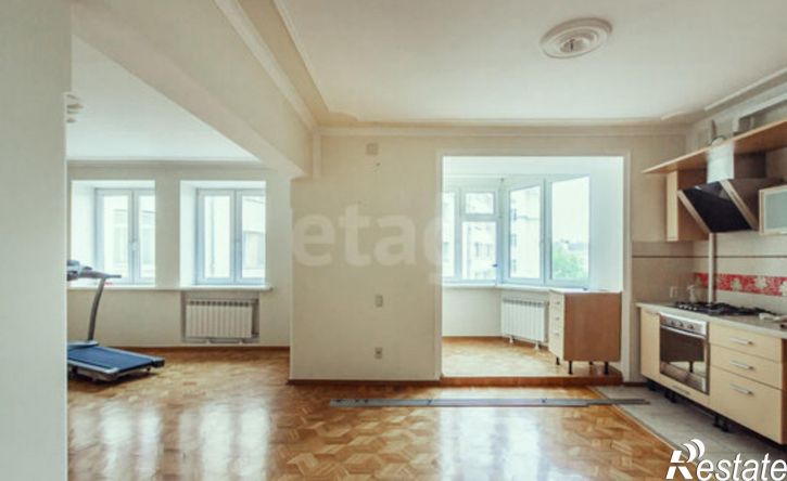 4-комн квартира Ленинградская улица, 40А,  д. 40А