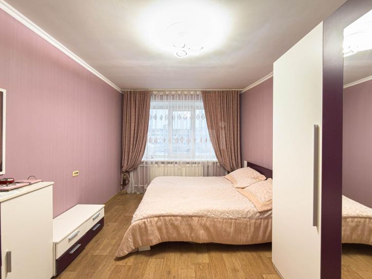 4-комн квартира Ленинградская улица, 95