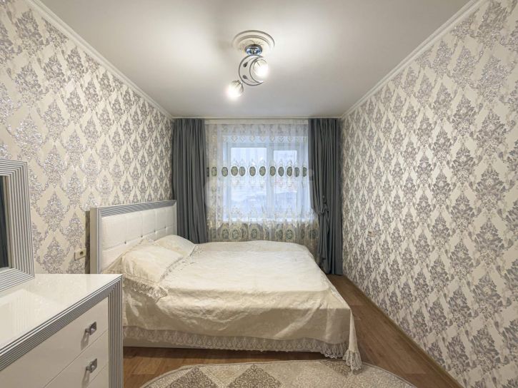 4-комн квартира Ленинградская улица, 95