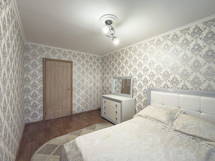 4-комн квартира Ленинградская улица, 95