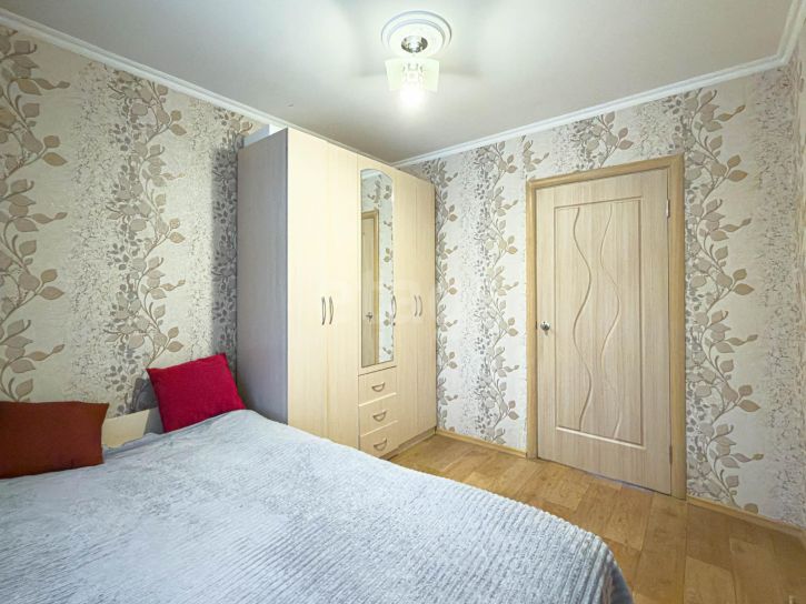 4-комн квартира Ленинградская улица, 95
