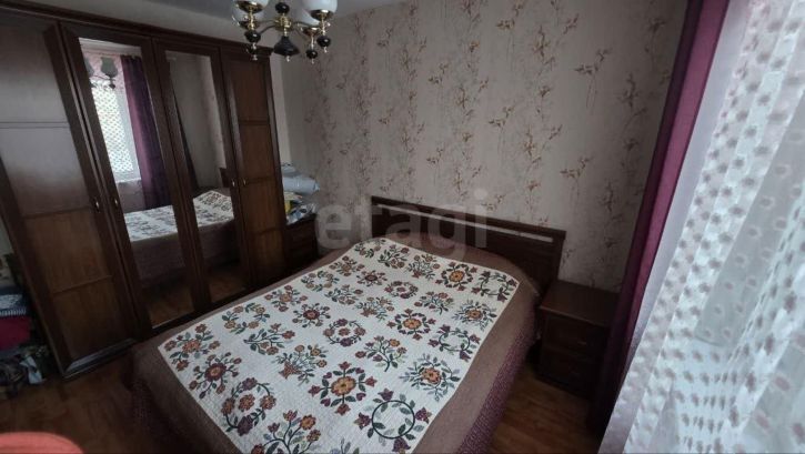 4-комн квартира улица Пугачёва, 81