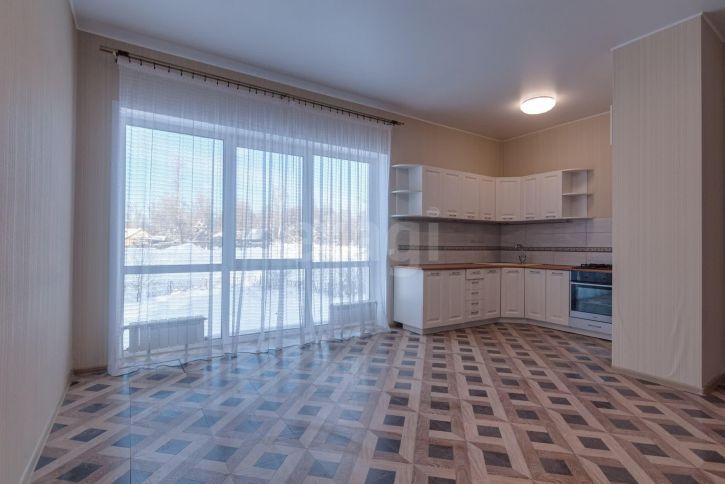 4-комн квартира улица Бурмагиных, 39б