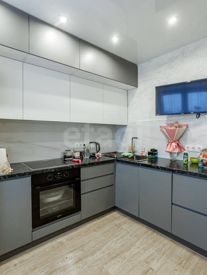 2-комн квартира улица Возрождения, 82