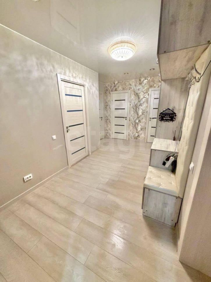 3-комн квартира улица Гагарина, 80ак4