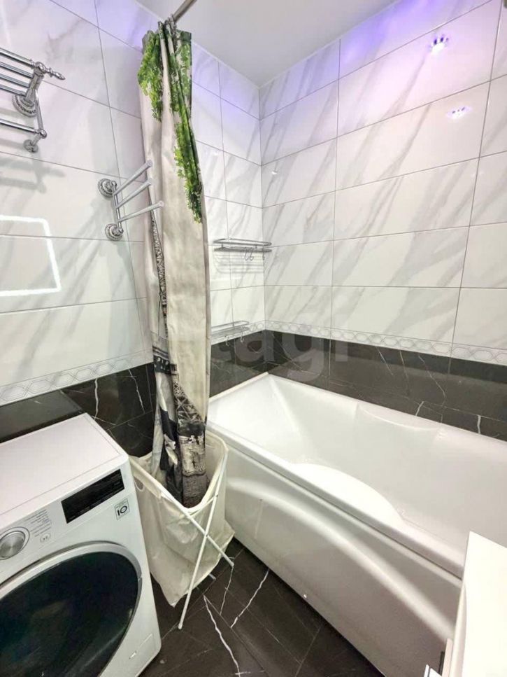 3-комн квартира улица Гагарина, 80ак4