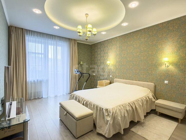 3-комн квартира улица Леденцова, 8а