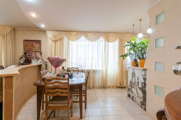 3-комн квартира улица Маршала Конева, 22